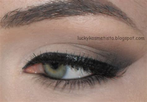 Lucky Kosmetista Romantic Make Up With Naked Basics Palette