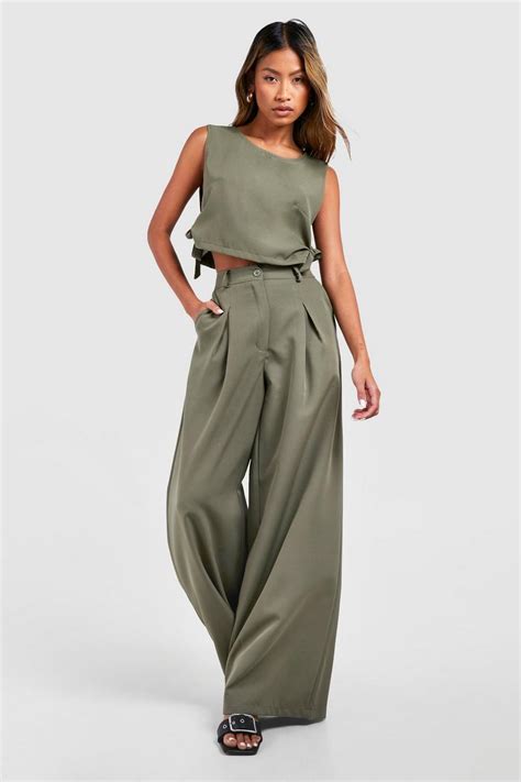 High Waisted Pleated Wide Leg Trouser Boohoo Uk