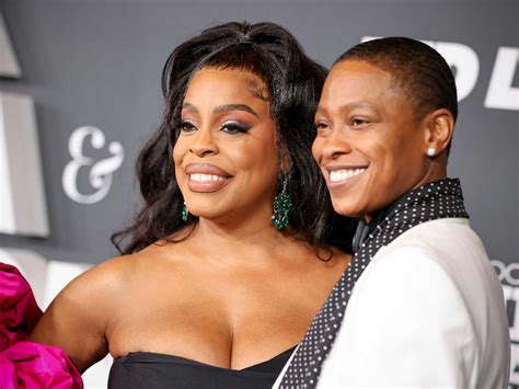 Niecy Nash And Jessica Betts Are The First Same Sex Couple On Essence