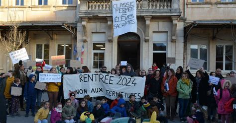 Apt Les parents s opposent à la fermeture de deux classes