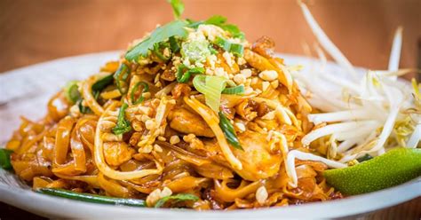 Cómo hacer fideos pad thai en casa como un auténtico experto