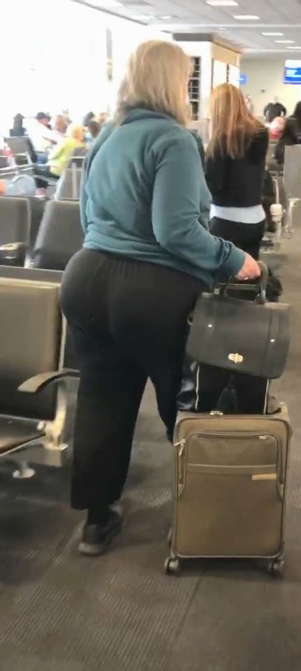 Candid Thick Bbw Pawg Gilf Waddling Around Tumbex