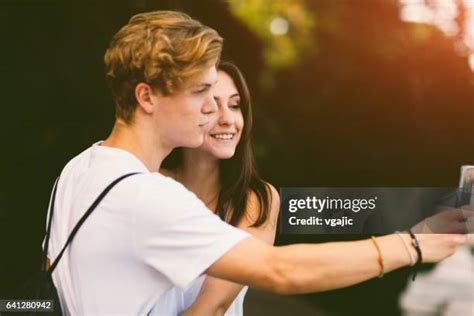 Male Teen Selfie Stockfotos En Beelden Getty Images