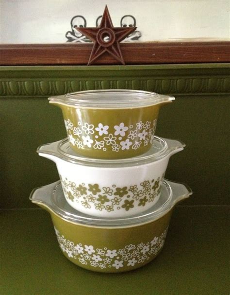 Pyrex Crazy Daisy Casserole Dishes Set Of 3