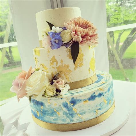 Made For A Friend S Wedding Vanilla Butter Cake With Layers Of Lemon