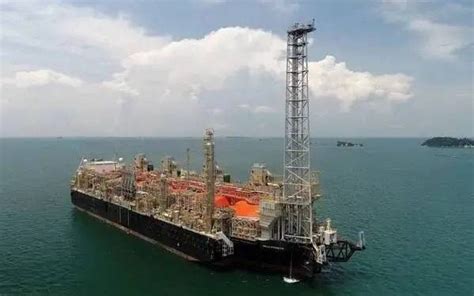 Golar LNG Buys NFE's Stake in FLNG Hilli - Maritime and Salvage Wolrd ...