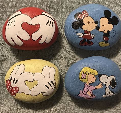 Pin By Anna On Mickey And Minnie Mouse Painted Rocks Rock Crafts