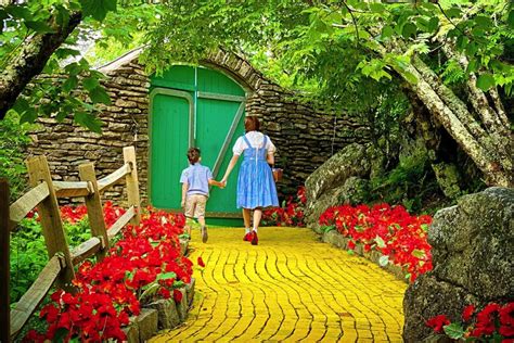 Escape To The Enchanted Land Of Oz Beech Mountain Theme Park