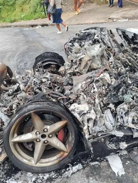 Ferrari Pega Fogo Em Belo Horizonte G Carros