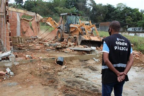 Obras Irregulares São Notificadas E Demolidas Pela Prefeitura De Nova