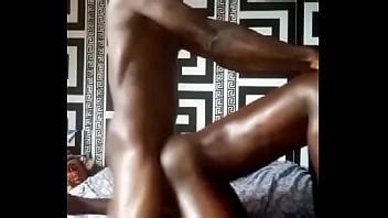 Me follo a un camarero que vino a limpiar mi habitación de hotel XVIDEOS