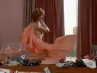 Naked María Rojo in Intimidades de un cuarto de baño Video Clip