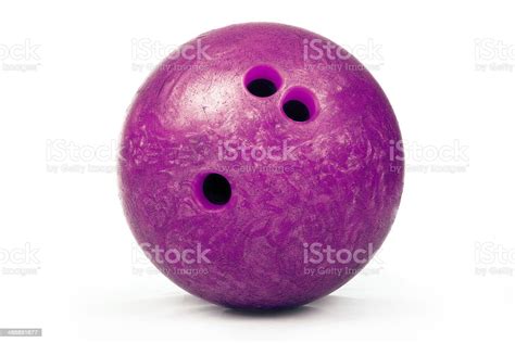 Permainan Bola Dalam Bowling Dengan Latar Belakang Putih Foto Stok