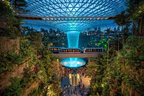 Jewel Changi El Aeropuerto De Singapur Que Tiene Una Cascada De R Cord