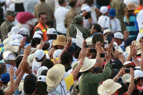 Papa Francisco oficia misa en Base Aérea Las Palmas Galería