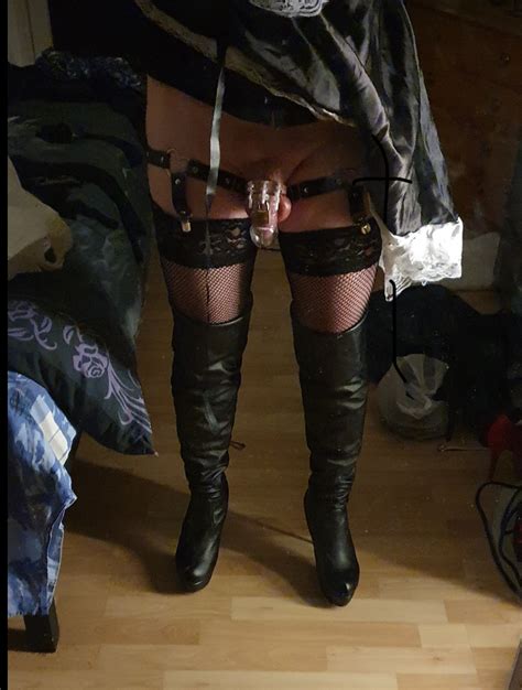 Sissy Maid Sottomessa Per Capodanno Gabbia La Comunit Bdsm