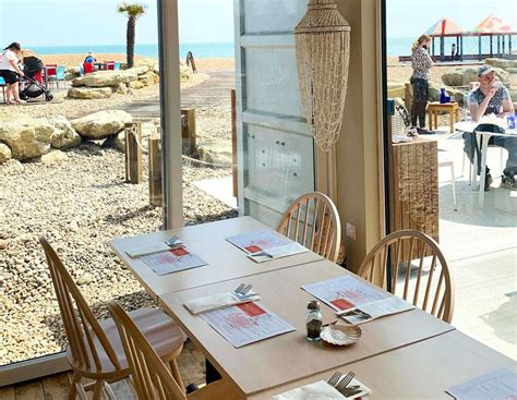 Little Rock seafood restaurant opens on Folkestone beach