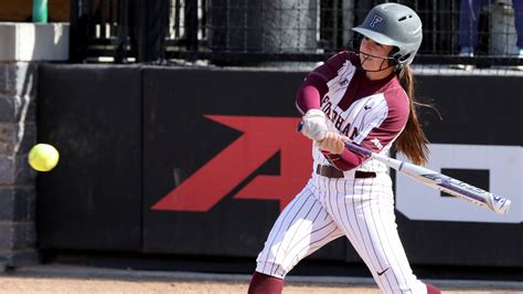 Softball Powers Past Dayton 16 5 On Sunday To Complete The Series Sweep