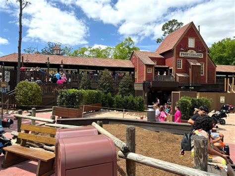 Photos Construction Walls Come Down Around Frontierland Railroad