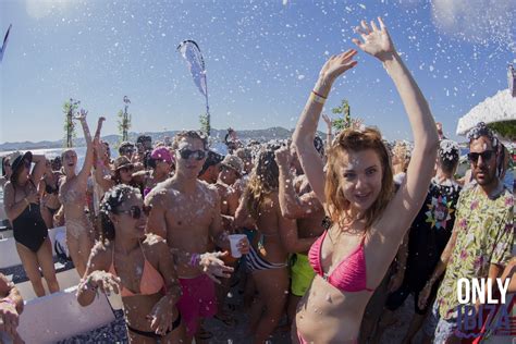 Fiestas En Barco En Ibiza Una Divertida Forma De Conocer La Isla