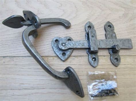 Suffolk Latch Arrow Head Antique Iron Ijzerwaren Wereld