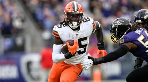 Browns’ David Njoku Suffers Burns to Face, Arms in Freak Household Accident - Sports Illustrated