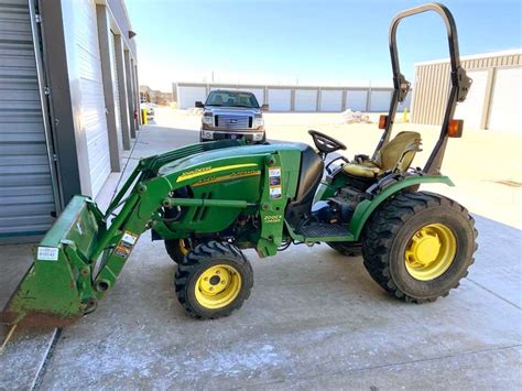 2013 John Deere 2520 Tractor Wjohn Deere 200cx Front End Loader Gavel Roads Online Auctions