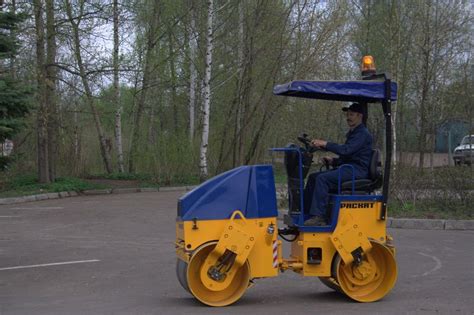 Компактный дорожный каток Раскат для работы в стесненных условиях ...