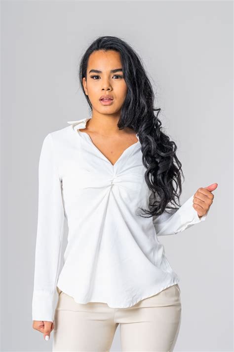 Blouse décolletée col chemise fluide blanc Cinelle Paris mode femme