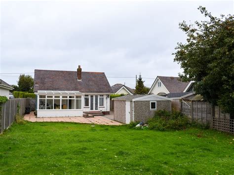 2 Bed Bungalow For Sale In Hengistbury Road Barton On Sea New Milton