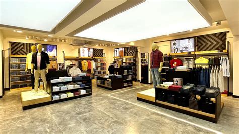 Levi S Opens Asias Largest Store In Bengaluru India