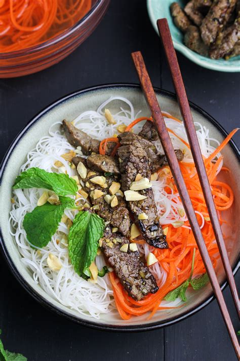 Bún Bò Xào Vietnamese Rice Noodle Salad With Lemongrass Beef Katie At The Kitchen Door