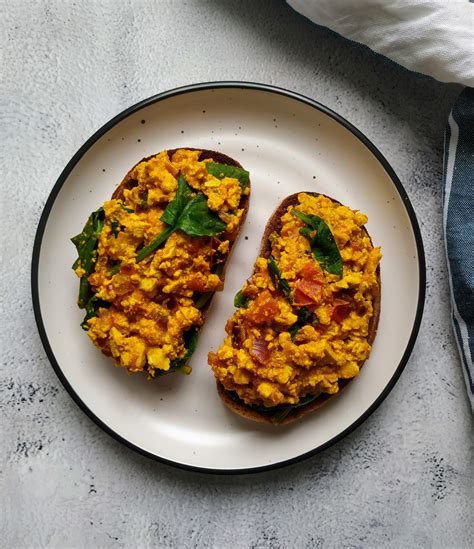 Scrambled Tofu On Toasted Dark Rye Vegan Easy Veganeasy Org