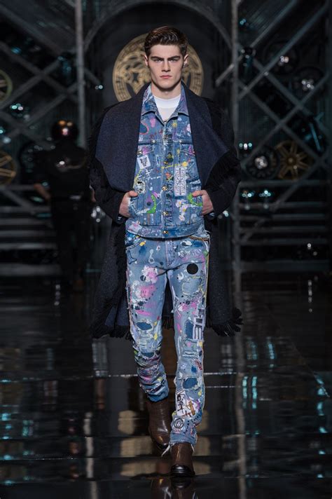 Versace Mens Wear Autumn Winter 14 15 Fashion Show Versacelive