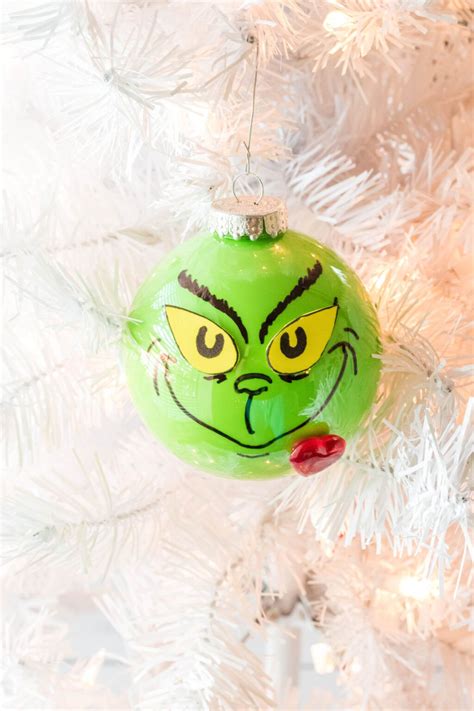 This DIY Grinch Ornament Is Easy To Make And The Perfect Addition To