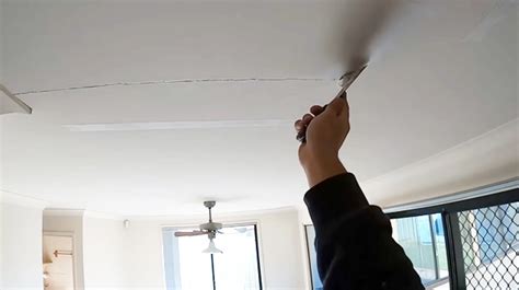 Best Caulk for Drywall Cracks: Top 5 for Better Repair 2025