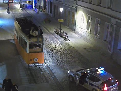 Co dalej z zabytkowym tramwajem na ulicy Długiej w Bydgoszczy Miasto