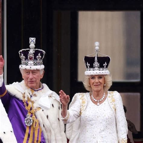 Stunning Official Photographs Of Newly Crowned King And Queen Artofit