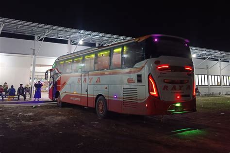 Spesifikasi Mercedes Benz Oh Po Raya Pakai Bagasi Tembus