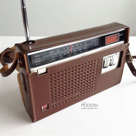 National Panasonic R Band Portable Transistor Radio