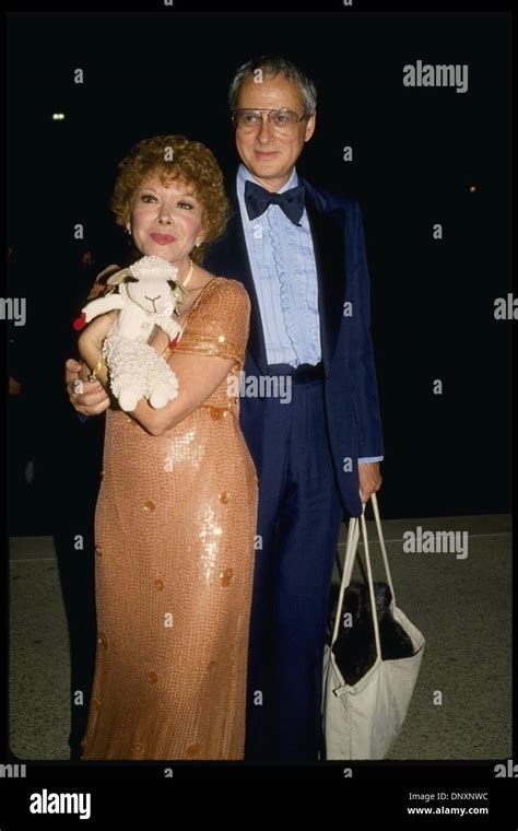 Hollywood Ca Usa Ventriloquist Shari Lewis Husband And Lambchop In An Undated Photo