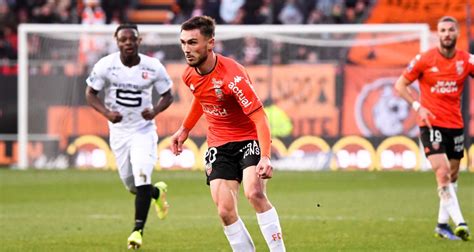 Lorient Un Défenseur Prolonge Et File En Ligue 2 Off