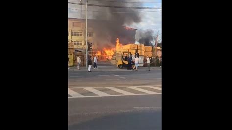 Incendiu Violent N Sectorul Din Bucure Ti Autospeciale De