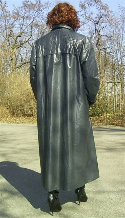 Pin Von Rub Allo Auf Latex Rubber Kleding Kleppermantel Regenmantel