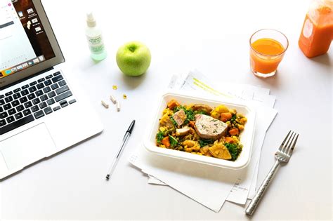 5 Ways You Earn When You Spend on Office Lunch Delivery