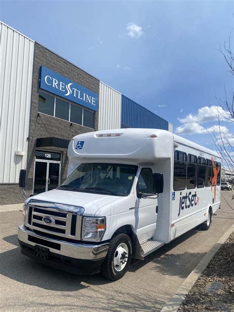 Saskatoon Airport Shuttle Bus Startrans Senator Ii Crestline Coach Ltd