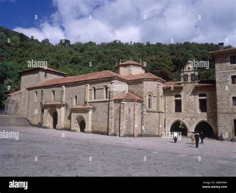 Monasterio De Toribio De Liebana Fotograf As E Im Genes De Alta