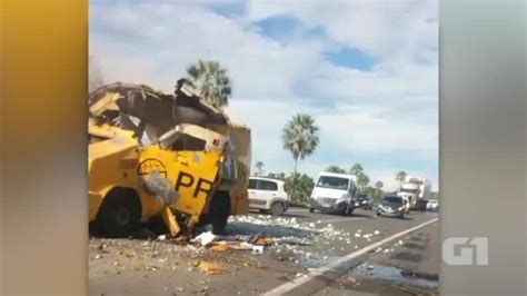 Criminosos Explodem Carro Forte E Funcion Rios S O Baleados Em Rodovia