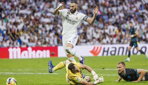 Hasil Liga Spanyol Karim Benzema Hattrick Real Madrid Lumat Almeria