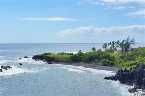 Getting To Huialoha Church See Mokulau Islets Back Road To Hana